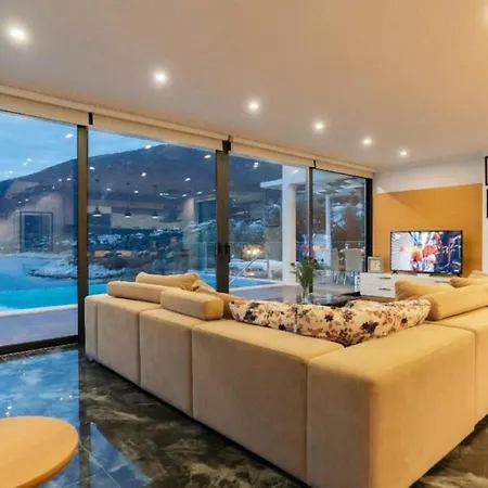 Casa vacanze 5 Bedroom Nr Sea, Heated Pool Games