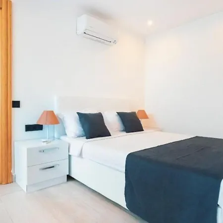 Dom wakacyjny 5 Bedroom Nr Sea, Heated Pool Games *